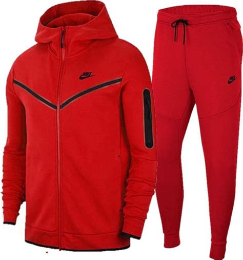 ≥ Vind nike tech fleece pak in Sportkleding op Marktplaats